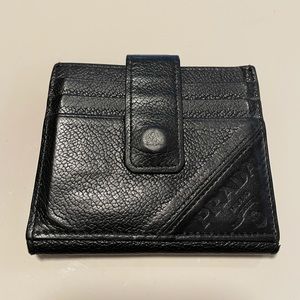 Used Prada Men’s wallet.  Holds 6-9 credit cards comfortably.  Super unique!